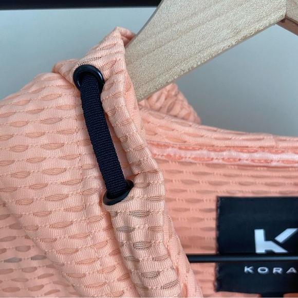 Carbon38 l Koral Drawstring Hoodie - Picture 2 of 8